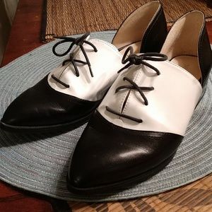 Nine West black and white oxford shoes